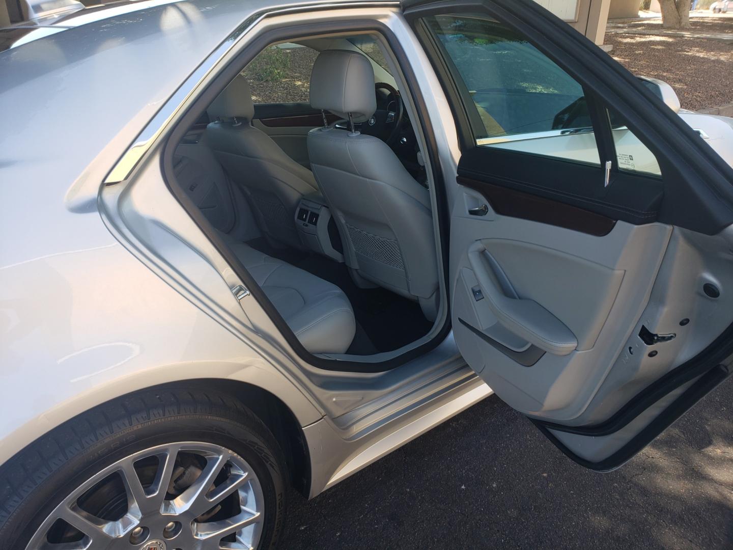 2011 /gray Cadillac CTS cts (1G6DP5ED0B0) with an 3.6L V6 DOHC 24V engine, 6-Speed Automatic transmission, located at 323 E Dunlap Ave., Phoenix, AZ, 85020, (602) 331-9000, 33.567677, -112.069000 - 2011 Cadillac CTS Premium,....... EXCELLENT condition,....ONLY 128K MILES........ A Real Must See!!.... No accidents, Ice cold a/c front and rear, Touch screen Stereo/CD player, Satellite compatible, Backup camera, Phone sync, Bluetooth, Navigation, Gorgeous tinted sunroof, Clean Gray interior with - Photo#14